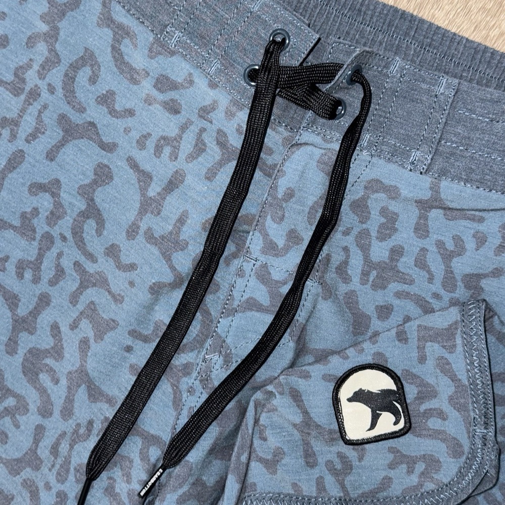 Bearbottom Board Shorts Marsh Men's Medium Blue Grey Performance Camo 8"